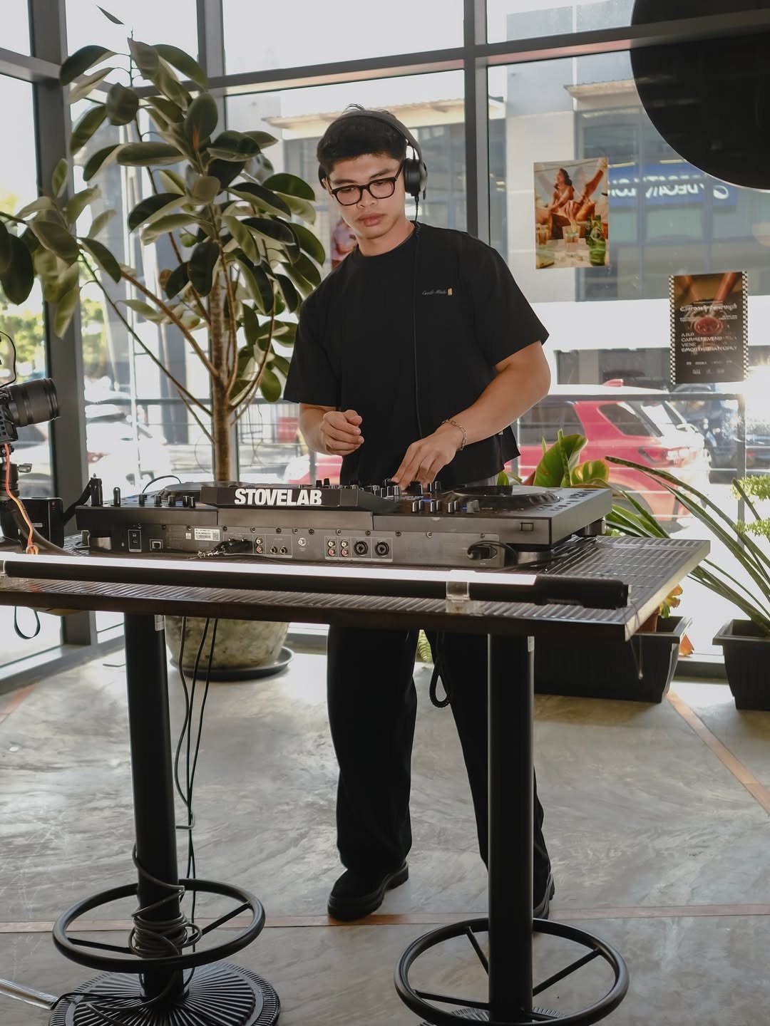 A.R.P playing a Stovelab session at Kenny Hills Bakers